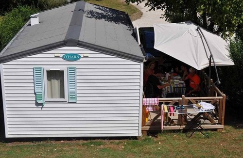 Montpon-Menesterol House | Camping 3 étoiles - Piscine - ccba0ai