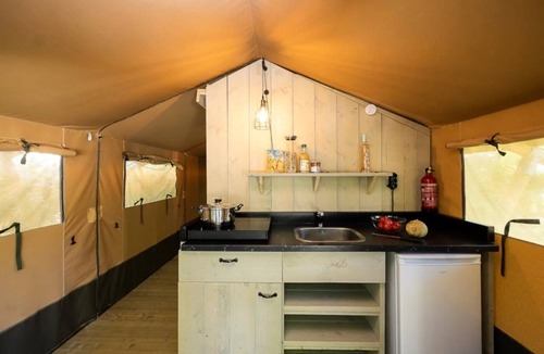 Montpon-Menesterol House | Camping 3 étoiles - Piscine - ccbb0id