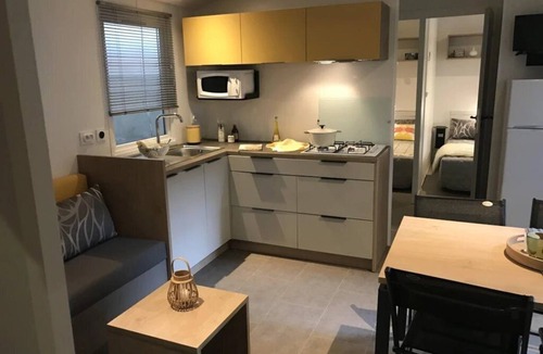 Montpon-Menesterol House | Camping 3 étoiles - Piscine - ccbbgfe