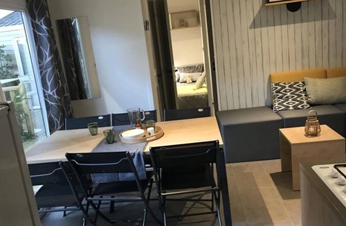 Montpon-Menesterol House | Camping 3 étoiles - Piscine - ccbbgfe