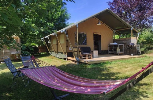 Chatel-Montagne House | Camping 3 étoiles - Piscine - ccbeead