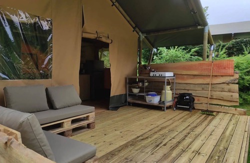 Chatel-Montagne House | Camping 3 étoiles - Piscine - ccbeead