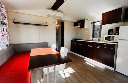 Saint-Pere-sur-Loire House | Camping 3 étoiles - Piscine - ccbeeib