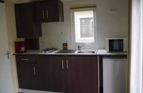 Guemene-Penfao House | Camping 3 étoiles - Piscine - eebebg