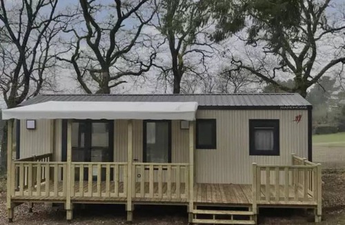 Guemene-Penfao House | Camping 3 étoiles - Piscine - eeceed