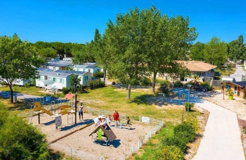 Sigean House | Camping 3 étoiles - à 15 min réserve Sigean et des plages