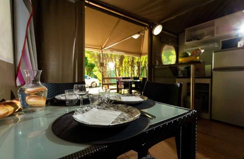 Montolieu House | Camping 3 étoiles - ccaffeb