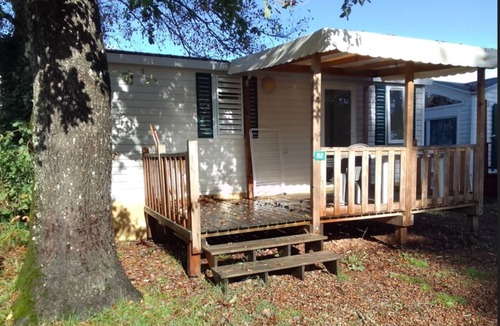 Neuvic House | Camping 3 étoiles - ccbfgdc