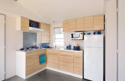 Louvie Juzon House | Camping 3 étoiles - Piscine - ccbaddg