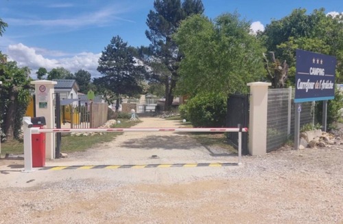 Saint-Remeze House | Camping 3 étoiles - Piscine - ccaideb