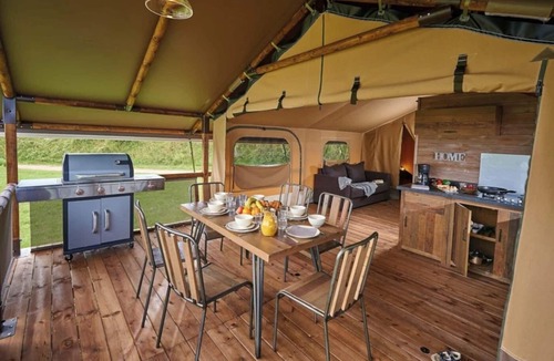 Hauterives House | Camping 3 étoiles - Piscine - ccbbiha