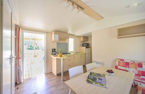 Castries House | Camping 3 étoiles - Piscine - ccbbh00