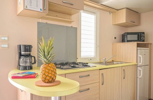 Castries House | Camping 3 étoiles - Piscine - ccbbh00