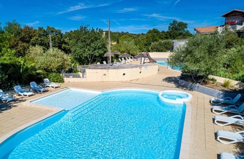 Castries House | Camping 3 étoiles - Piscine - ccbbh00