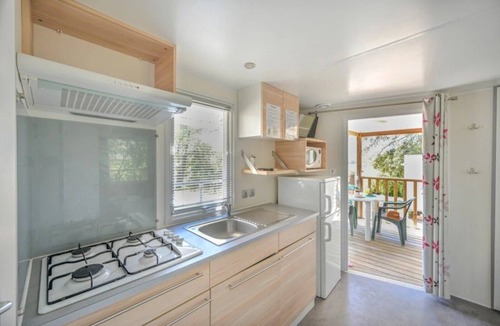 Castries House | Camping 3 étoiles - Piscine - ccbbh0a