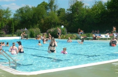 Verteillac House | Camping 3 étoiles - Piscine - eeefaf