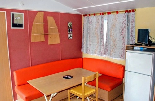 Verteillac House | Camping 3 étoiles - Piscine - eeefai