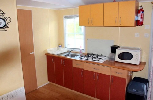 Verteillac House | Camping 3 étoiles - Piscine - eeefai