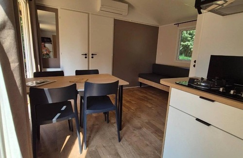 Le Change House | Camping 3 étoiles - Piscine - eeeghe