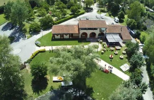 Montgeard House | Camping 3 étoiles - Piscine - eebebe