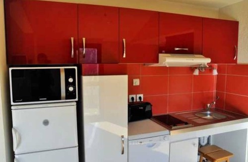 Meyrueis House | Camping 3 étoiles - Piscine - eeeggg