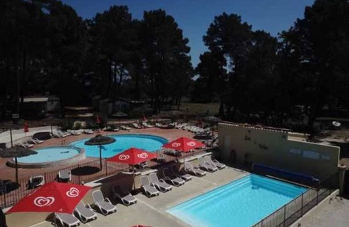 Bollene House | Camping 3 étoiles - Piscine - eehchi