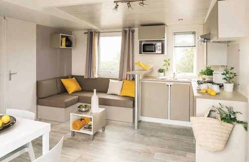 Avrille House | Camping 3 étoiles - Piscine - ccbafeh