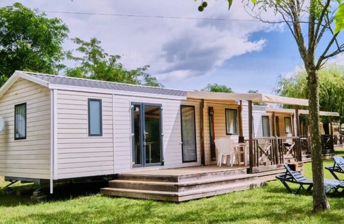 Lussas House | Camping 3 étoiles - Piscine - eeecdf