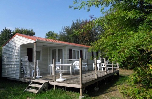 Urt House | Camping 3 étoiles - Piscine - eecbgf