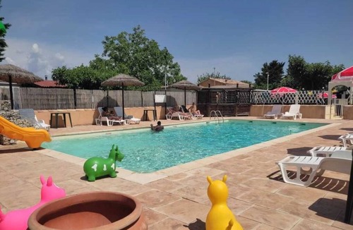 Massillargues-Attuech House | Camping 3 étoiles - Piscine - eebibh