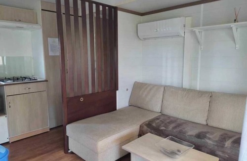 Massillargues-Attuech House | Camping 3 étoiles - Piscine - eebic0