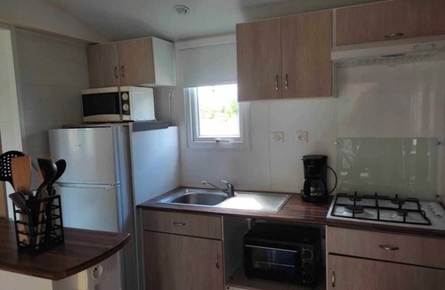 Massillargues-Attuech House | Camping 3 étoiles - Piscine - eebic0