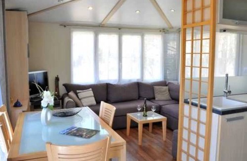 Castelnau-de-Guers House | Camping 4 étoiles - Piscine - eecheg