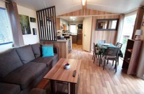 Castelnau-de-Guers Other | Camping 4 étoiles - Piscine - eechef