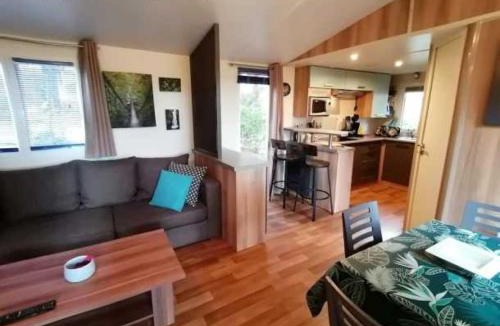 Castelnau-de-Guers Other | Camping 4 étoiles - Piscine - eechef