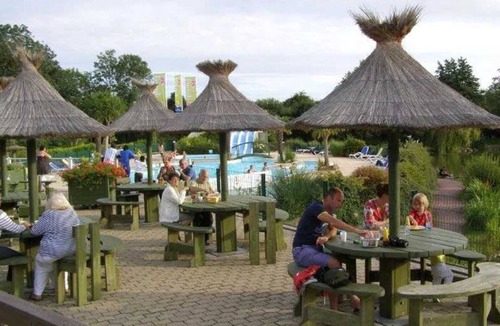 La Haye House | Camping 4 étoiles - Piscine - ccafgeb