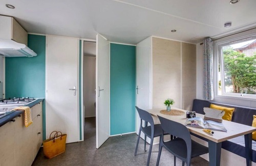 Nesles-la-Vallee House | Camping 4 étoiles - Piscine - ccbfgbc