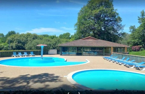 Pressignac House | Camping 4 étoiles - Piscine - ccbbhce
