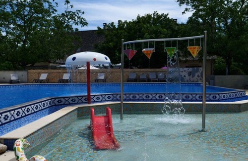 Monceaux-sur-Dordogne House | Camping 4 étoiles - Piscine - ef0bii