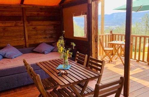 Rosans House | Camping 4 étoiles - Piscine - ccbacga