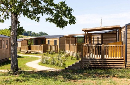 Thegra House | Camping 4 étoiles - Piscine - ccaadea