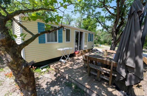 Die House | Camping 4 étoiles - Piscine - ccaific