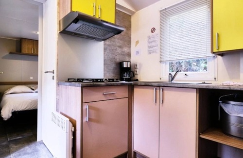 Orgon House | Camping 4 étoiles - Piscine - efahfa