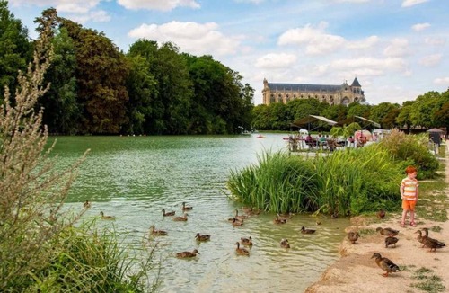 Chalons-en-Champagne House | Camping 4 étoiles - ccaegii