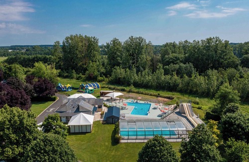 Loches House | Camping 4* | Parc Aquatique | Mobil-home TV Clim