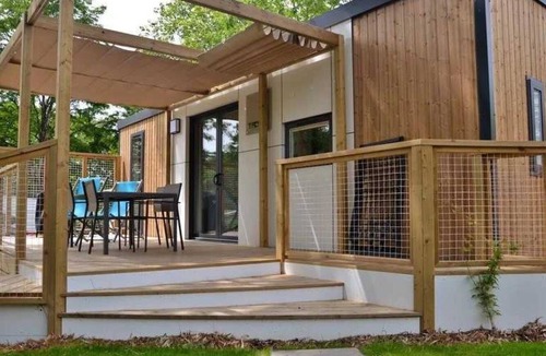 Saint-Julien-des-Landes House | Camping 5 étoiles - Piscine - ccbbeac