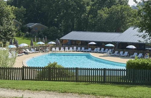 Gourdon House | Camping 5 étoiles - Piscine - ccbefcg