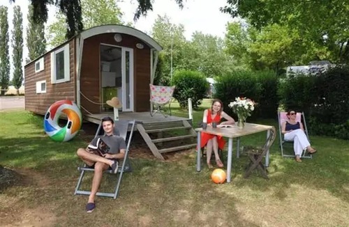Peigney House | Camping 5 étoiles - Piscine - eebcfi