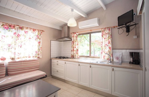 Tamarit RV Rental | Camping Caledonia