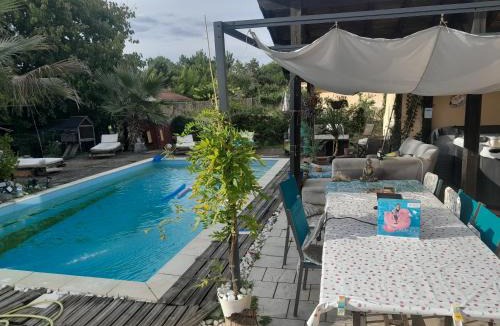 Pujo-le-Plan Other | Camping car au bord de l eau